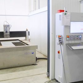 Maschinen aus dem Anlagenbau der ATECH GmbH in Chemnitz - Wasserstrahlschneiden in Lohnfertigung und Anlagenbau