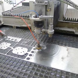 Verfahren Mikro-Abrasiv-Wasserstrahlschneiden der ATECH GmbH in Chemnitz - Wasserstrahlschneiden in Lohnfertigung und Anlagenbau