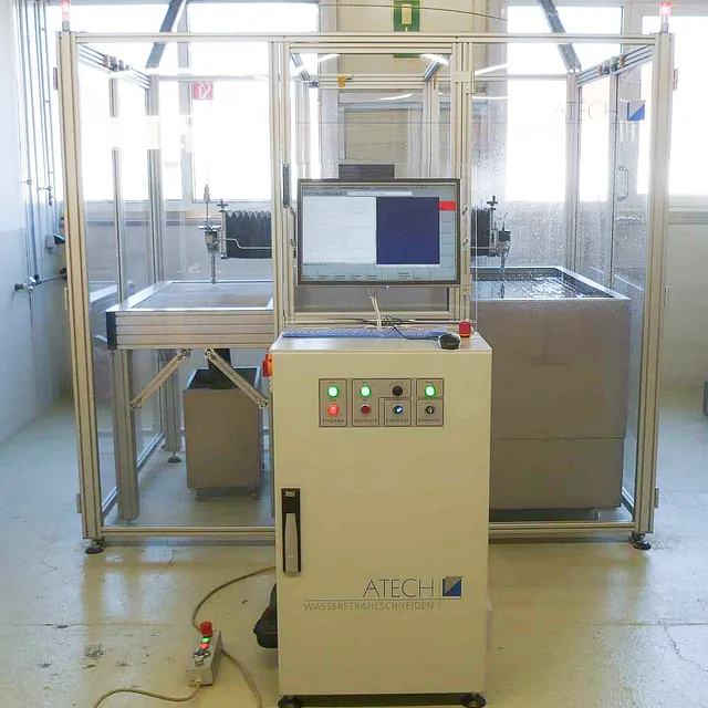 Maschinen aus dem Anlagenbau der ATECH GmbH in Chemnitz - Wasserstrahlschneiden in Lohnfertigung und Anlagenbau