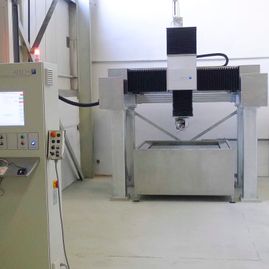 Maschinen aus dem Anlagenbau der ATECH GmbH in Chemnitz - Wasserstrahlschneiden in Lohnfertigung und Anlagenbau